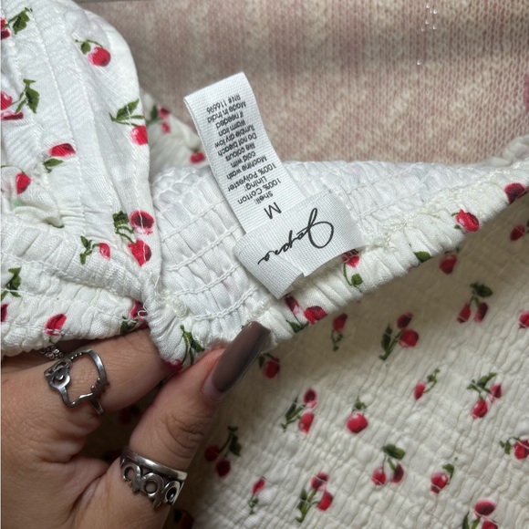 Top with cherries - Picture 2 of 3